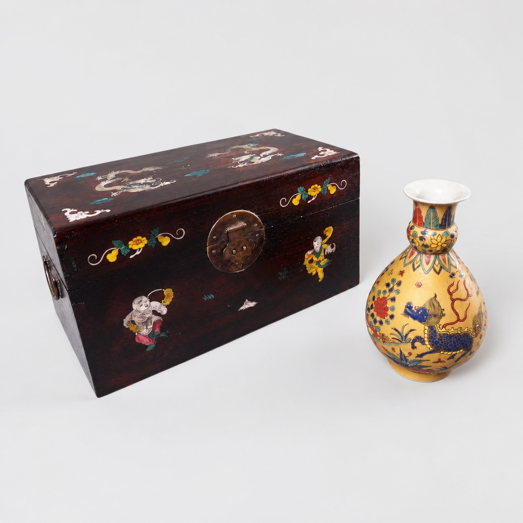 Chinese Antique Hand Painted Gold Porcelain Vase Ming Chenghua Mark Boxed - 1