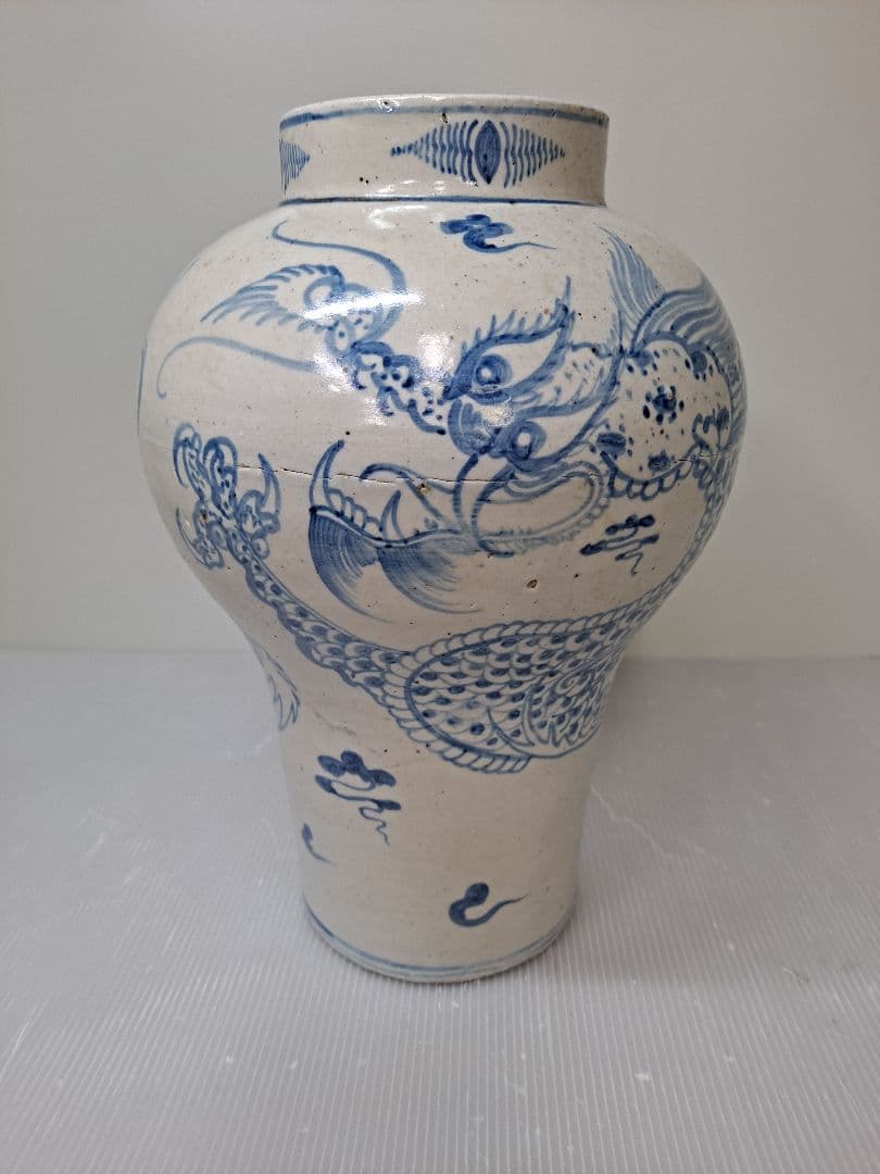 Korean Joseon Dynasty Blue And White Porcelain Dragon Jar Vase - 1