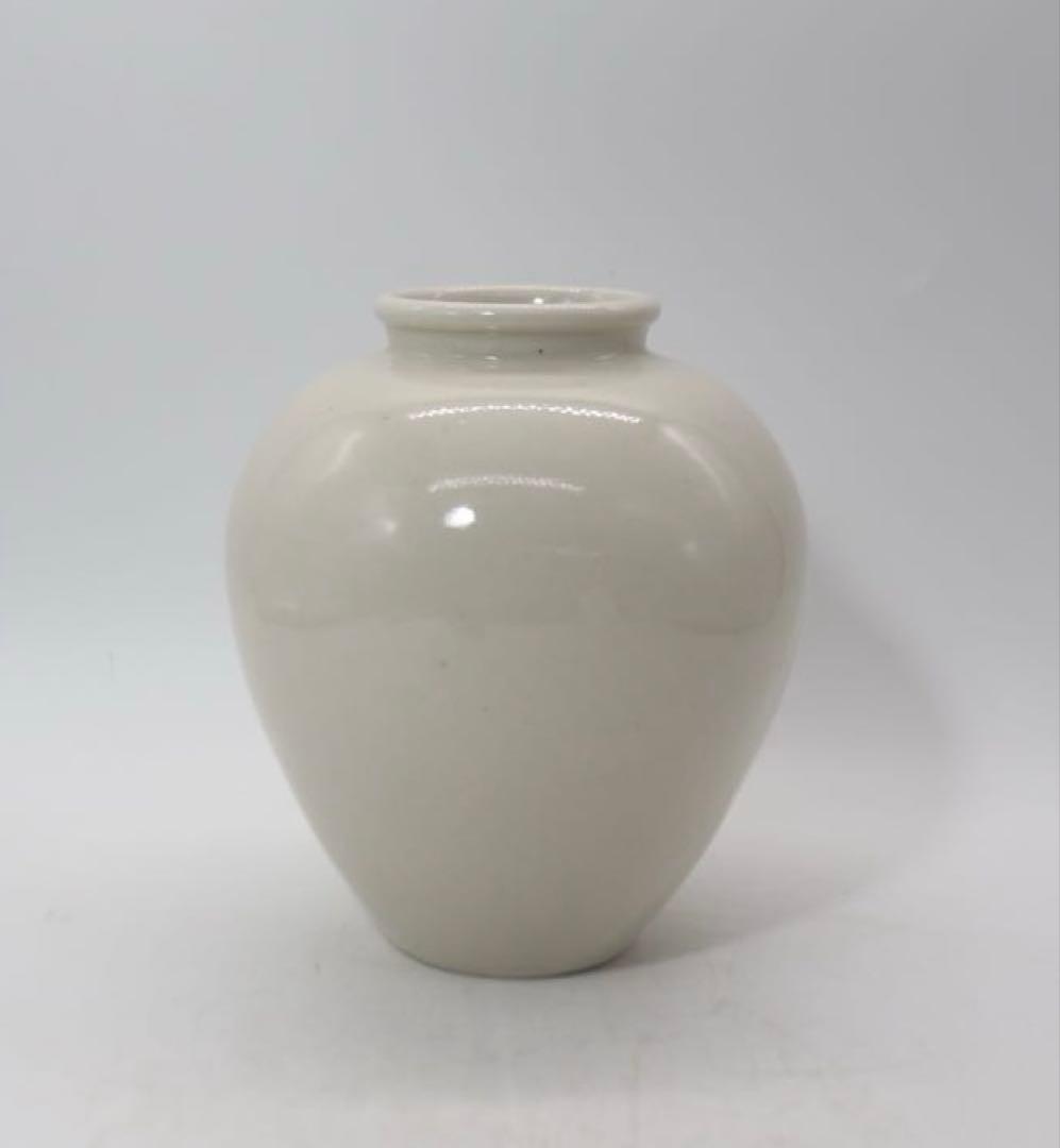 Chinese White Porcelain Jar Pot - 1