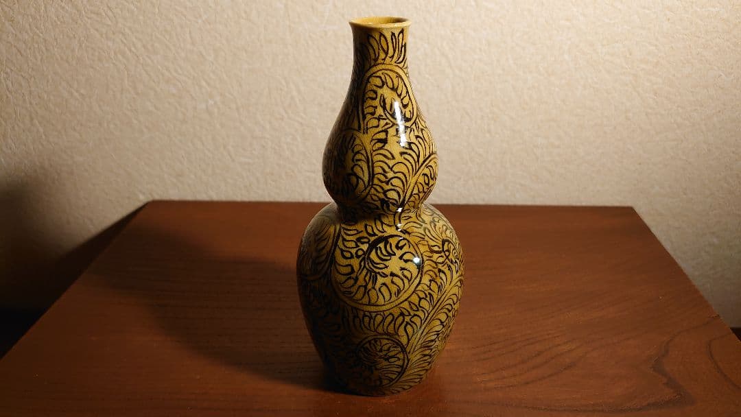 Kutani Ware Tokkuri Vase Yellow Glaze Edo Period - 1